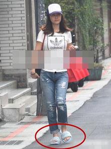 拖鞋明星,揭秘拖鞋明星的时尚传奇  第2张