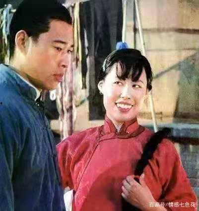 骆驼祥子虎妞照片,骆驼祥子中的坚韧女性形象