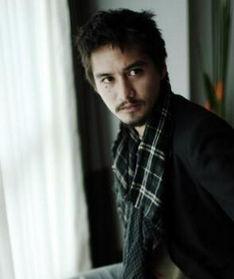 阿南达爱华灵咸生活照,生活照中的优雅与魅力  第2张