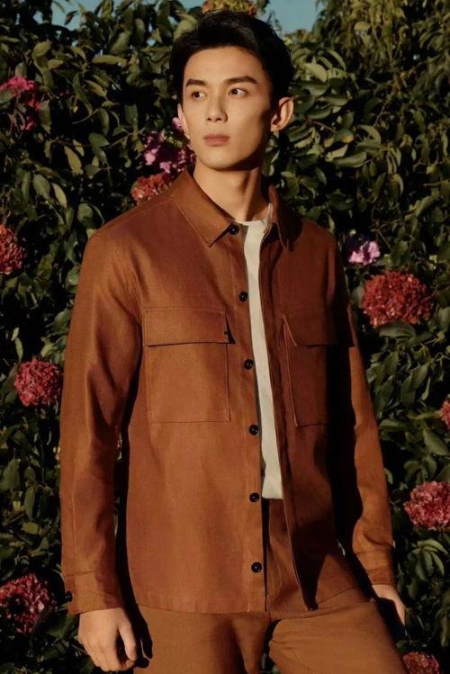 男明星的鸡图片,揭秘男明星的鸡形象魅力  第2张