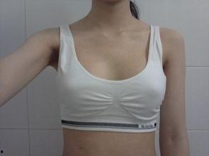 12岁女生胸的照片,12岁少女胸部发育的自然之美