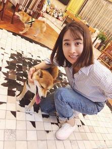 小h现在照片曝光,揭秘明星私生活瞬间