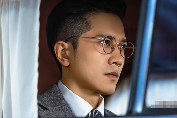 彭冠英背景,从影视新星到实力派演员的蜕变之路  第3张