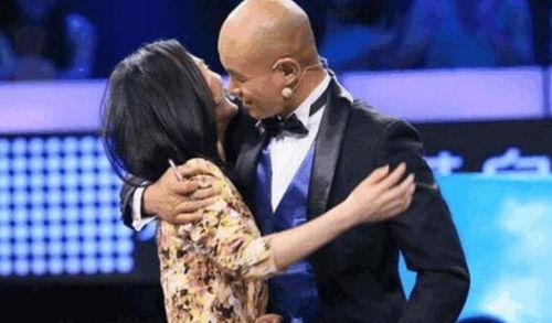 乐嘉娱乐,揭秘明星幕后故事，带你走进娱乐圈的欢乐与泪水  第3张